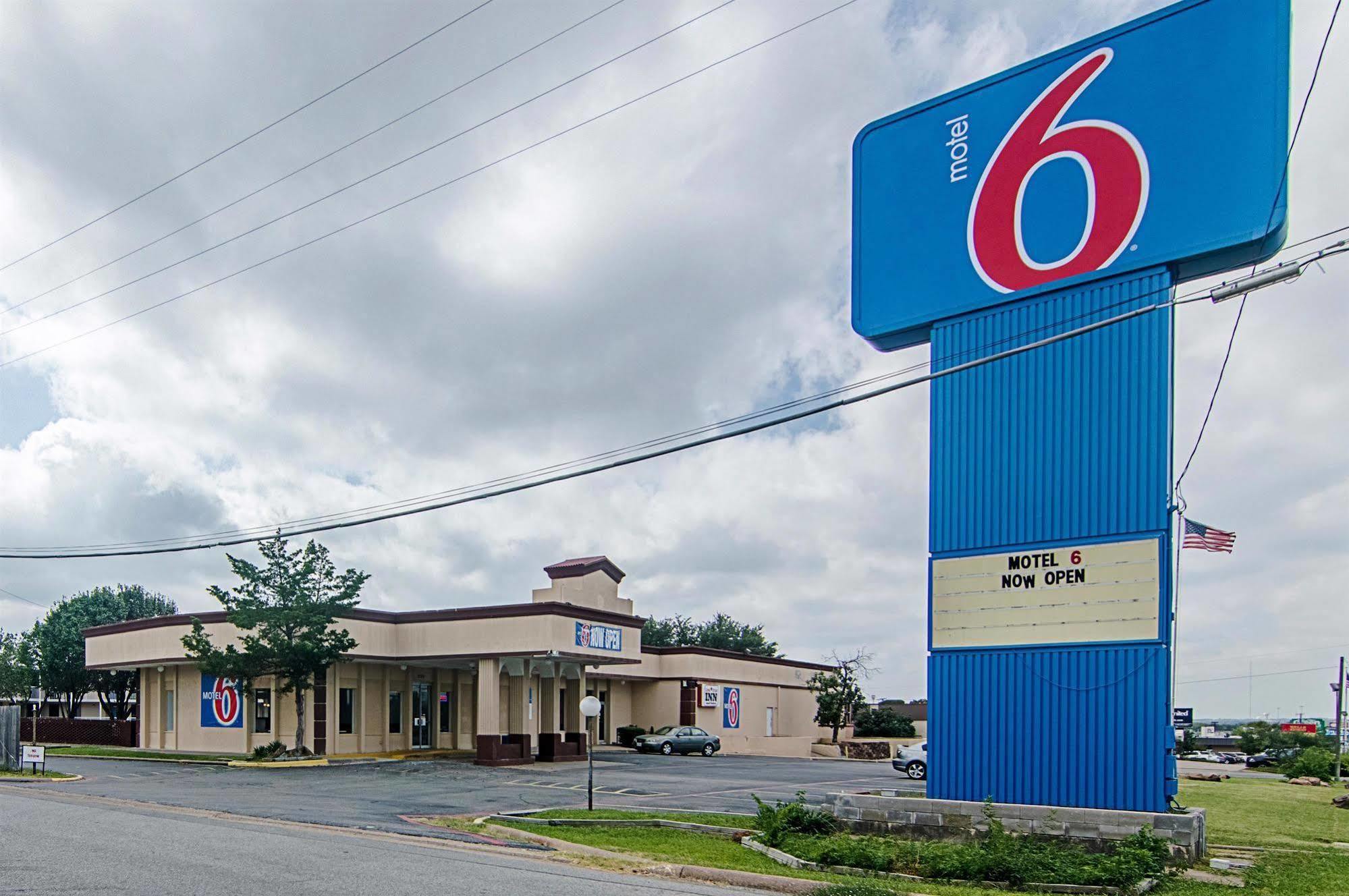 Motel 6 Sherman, Tx ภายนอก รูปภาพ